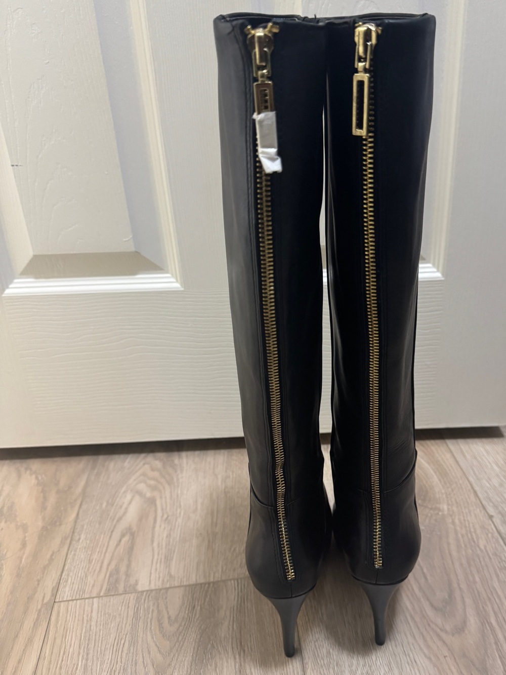 Banana Republic "Dayna" Black Knee-High Stiletto Boots with Gold Back Zip 8.5 - Picture 2 of 11